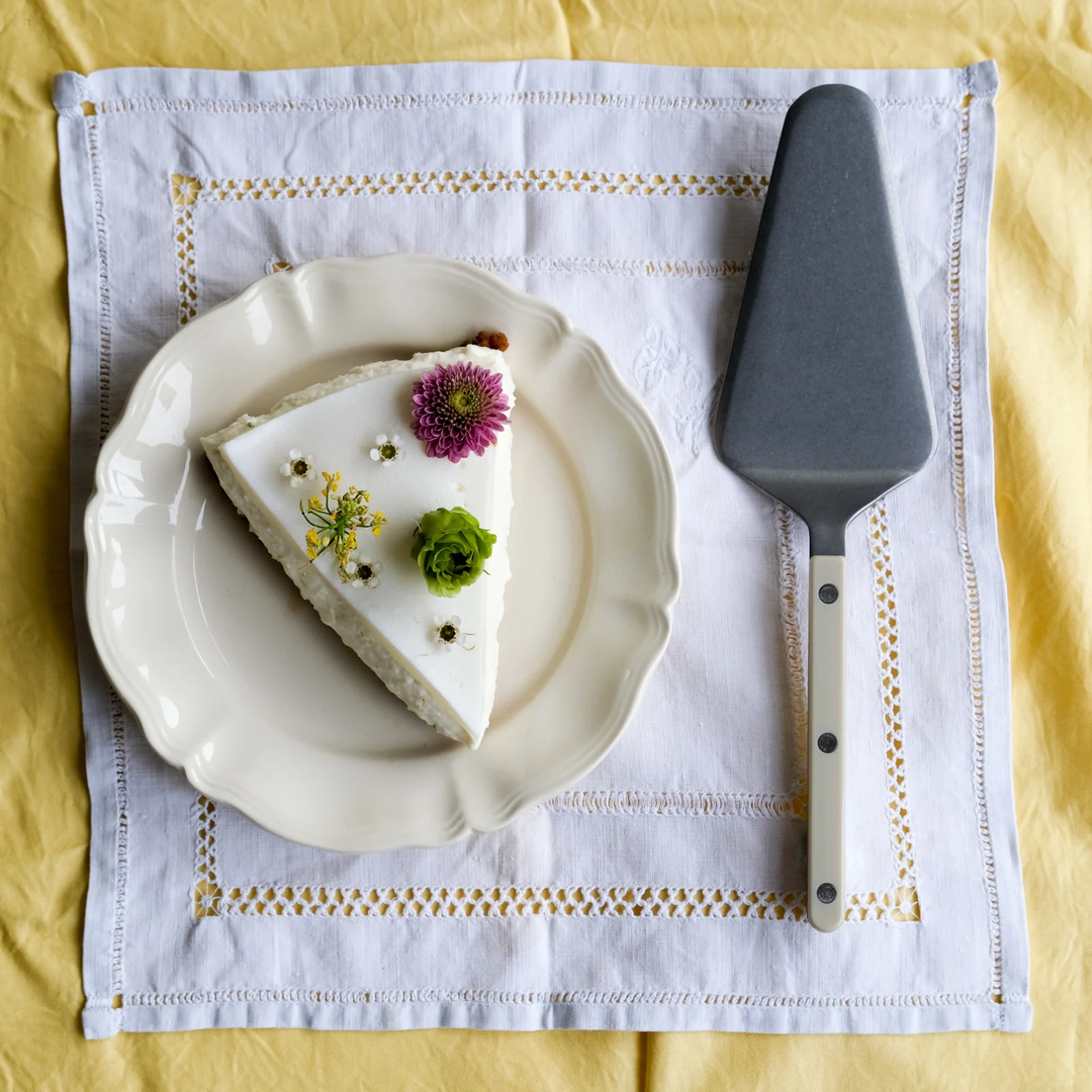 Bistrot Vintage Ivory Tart Slicer