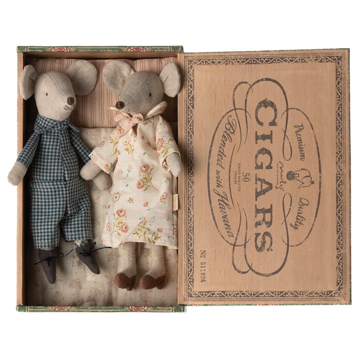 Maileg - Grandma & Grandpa Mice In Cigar Box