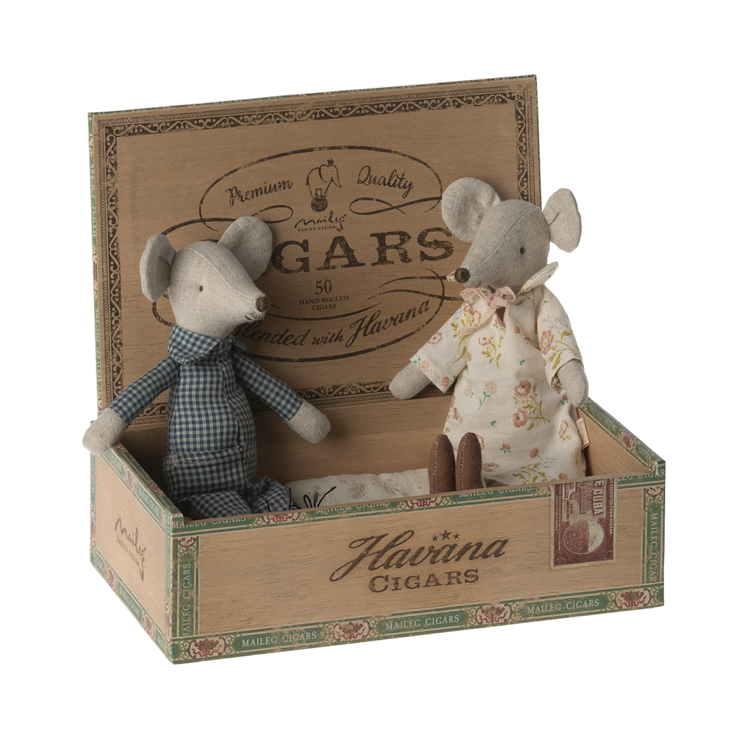 Maileg - Grandma & Grandpa Mice In Cigar Box