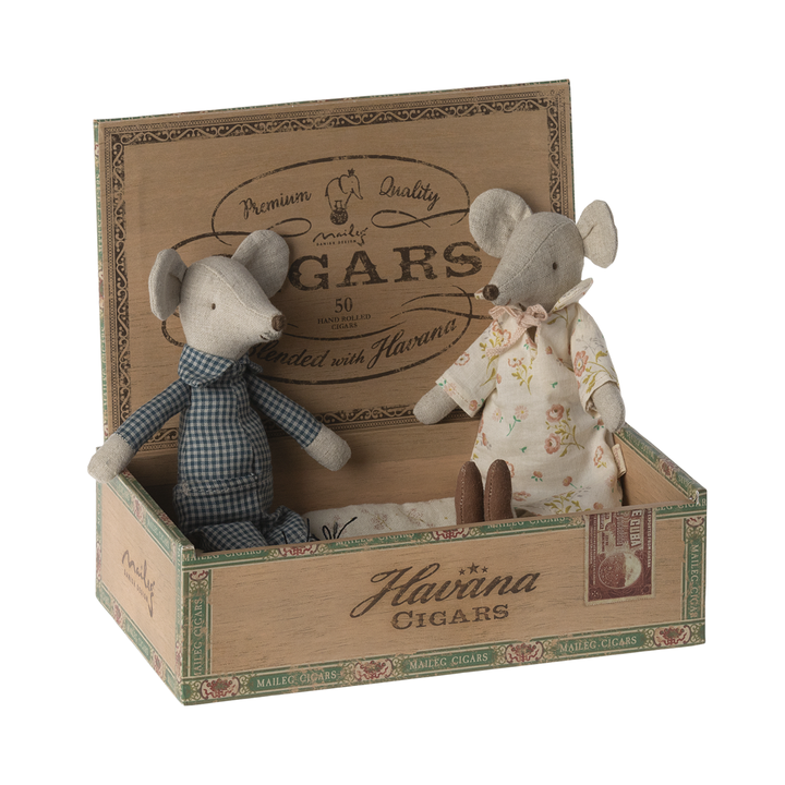 Maileg - Grandma & Grandpa Mice In Cigar Box