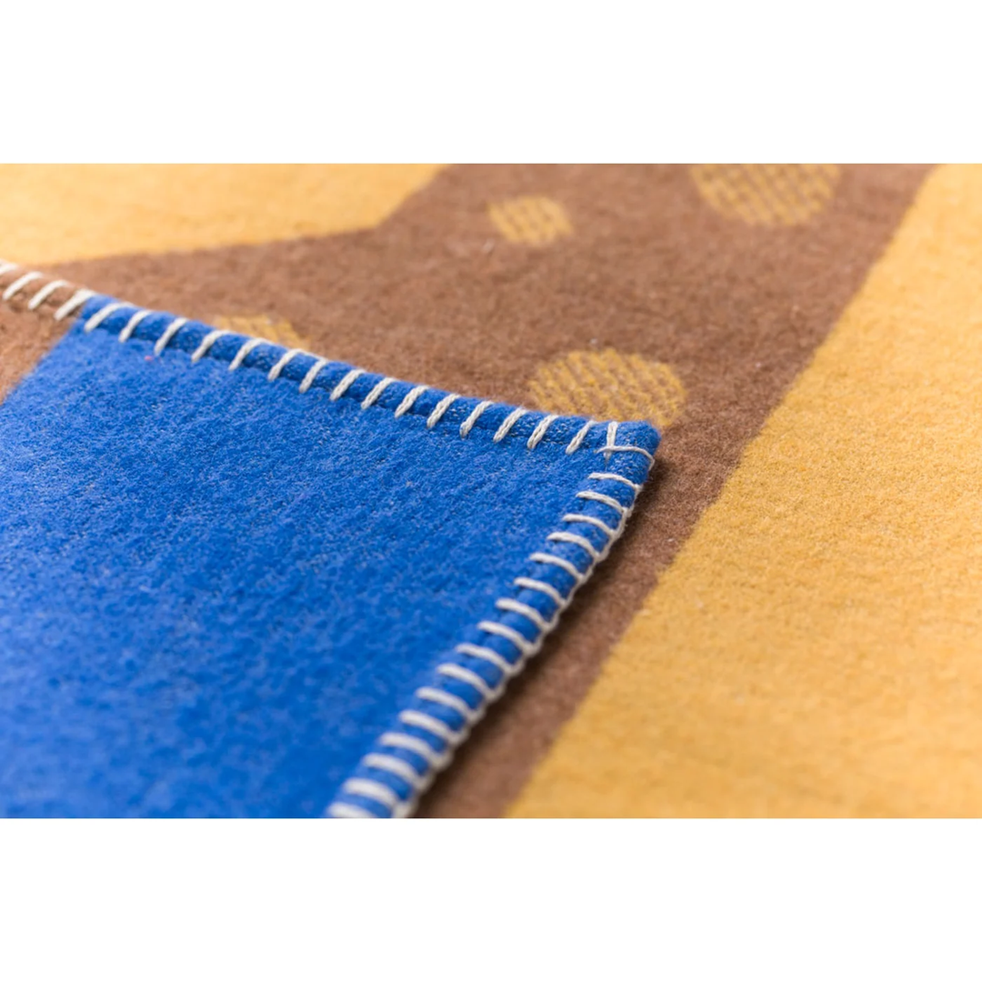 Lili Soft Flannel Baby Blanket Giraffe Brown Blue