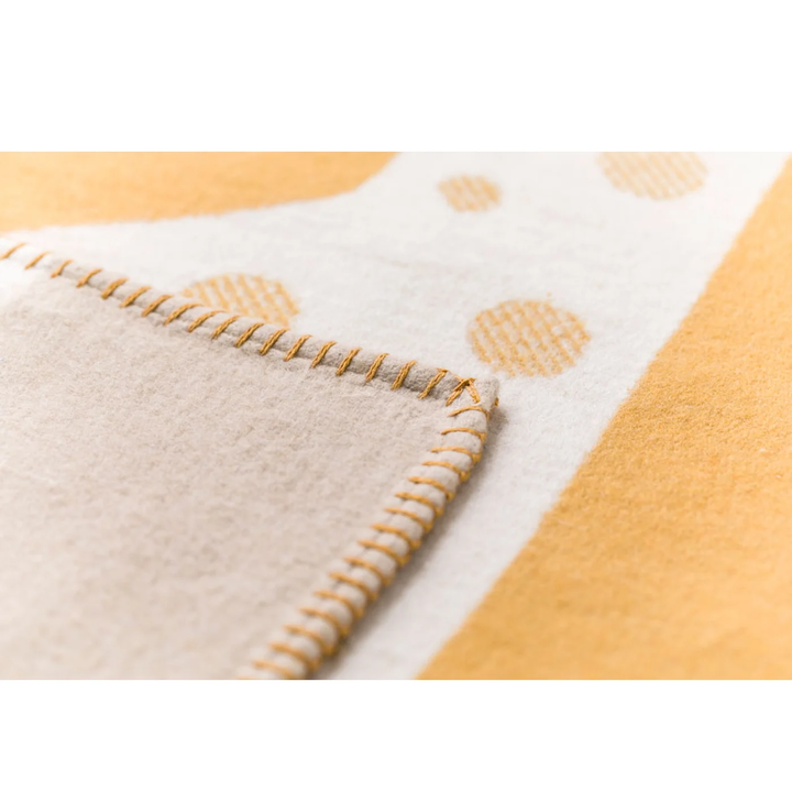Lili Soft Flannel Baby Blanket Giraffe Off White