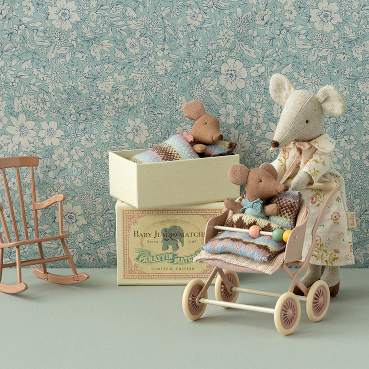 Maileg - Sleepy Wakey, Baby Mouse Rose