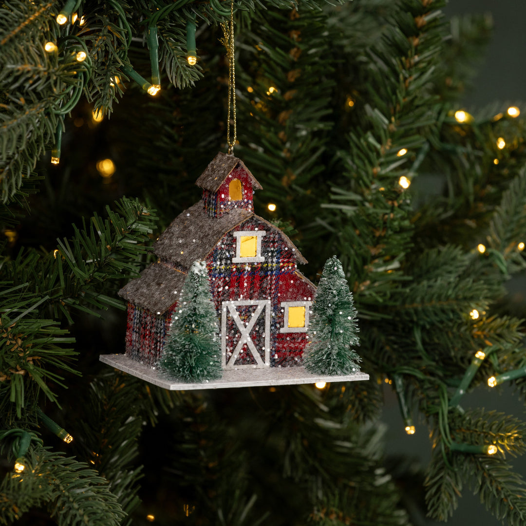 Plaid Lit Barn Ornamnet